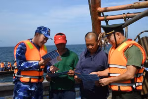 Thủ tướng Chính phủ yêu cầu khắc phục triệt để các tồn tại trong chống khai thác IUU. (Ảnh: VGP)