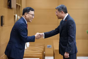Thủ tướng Chính phủ Lê Minh Hưng và Đại sứ Hàn Quốc tại Việt Nam Choi Young Sam. (Ảnh: VGP/Nhật Bắc)