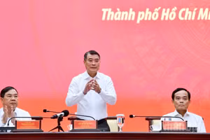 Thủ tướng Chính phủ Lê Minh Hưng chủ trì cuộc làm việc với Ban Thường vụ Thành ủy Thành phố Hồ Chí Minh. (Ảnh: THANH GIANG)