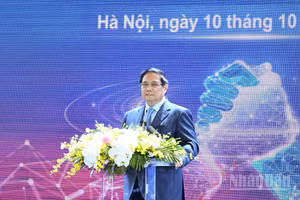 Thủ tướng Chính phủ Phạm Minh Chính phát biểu ý kiến tại "Toàn cảnh kinh tế tư nhân Việt Nam 2025". (Ảnh: TRẦN HẢI)