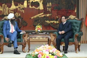 Thủ tướng Chính phủ Phạm Minh Chính tiếp Bộ trưởng Phát triển quốc tế Canada Randeep Sarai. (Ảnh: TRẦN HẢI)