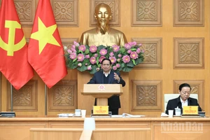 Thủ tướng Chính phủ Phạm Minh Chính chủ trì cuộc họp đánh giá tiến độ thực hiện "Chiến dịch Quang Trung". (Ảnh: TRẦN HẢI)