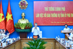 Thủ tướng Chính phủ Lê Minh Hưng chủ trì cuộc làm việc với Ban Thường vụ Tỉnh ủy Phú Thọ. (Ảnh THANH GIANG)