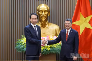 Thủ tướng Chính phủ Lê Minh Hưng và Đại sứ Trung Quốc tại Việt Nam Hà Vĩ. (Ảnh: THANH GIANG)