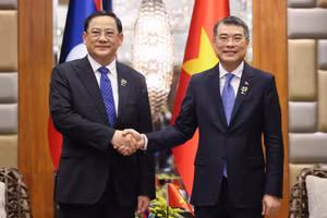 Thủ tướng Chính phủ Lê Minh Hưng và Thủ tướng Lào Sonexay Siphandone. (Ảnh: VGP/Nhật Bắc)
