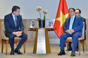 Thủ tướng Phạm Minh Chính tiếp lãnh đạo Tập đoàn JBS. (Ảnh: THANH GIANG)