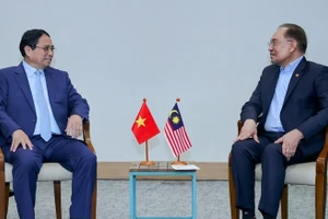 Thủ tướng Chính phủ Phạm Minh Chính đề nghị Malaysia tăng cường hợp tác chuyển đổi số, trong đó có hỗ trợ xây dựng Trung tâm dữ liệu quốc gia kết nối với Trung tâm dữ liệu của ASEAN. (Ảnh: VGP/Nhật Bắc)