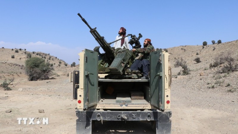 Các lực lượng an ninh Afghanistan tham gia chiến dịch quân sự chống lại Pakistan tại tỉnh Khost. (Ảnh: THX/TTXVN)