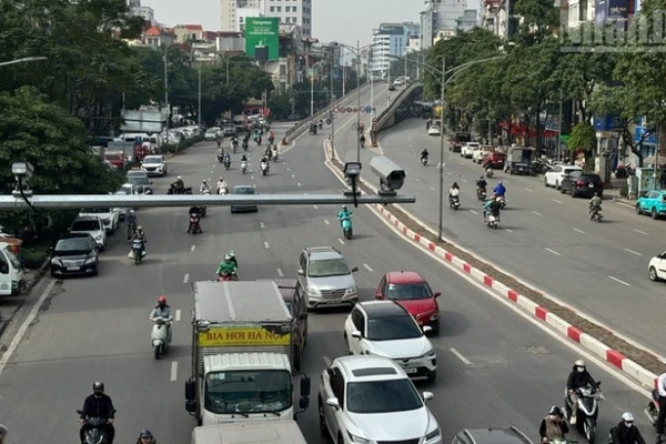 Tình hình trật tự an toàn giao thông trong ngày được bảo đảm, không xảy ra ùn tắc giao thông kéo dài và tai nạn giao thông nghiêm trọng.