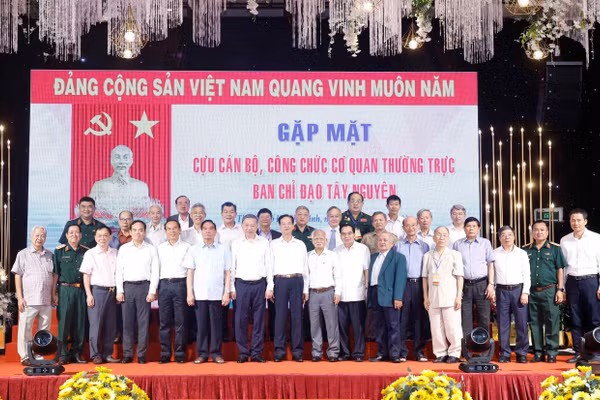Tổng Bí thư, Chủ tịch nước Tô Lâm và các đại biểu. (Ảnh: THỐNG NHẤT/TTXVN)