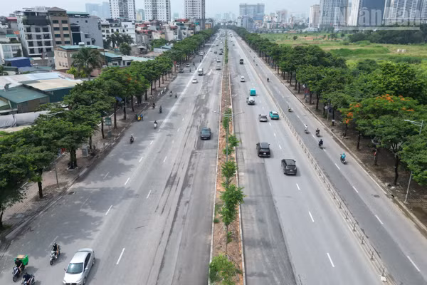 [Ảnh] Cận cảnh mặt đường Võ Chí Công sau quá trình cải tạo kênh Thụy Phương