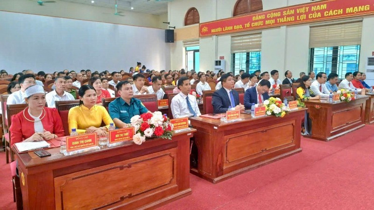 Các đại biểu tham dự hội nghị. img-2221-6394-4282.jpg