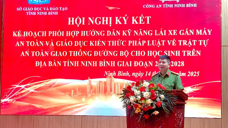 Đại tá Nguyễn Minh Hải, Phó Giám đốc Công an tỉnh Ninh Bình phát biểu tại hội nghị. img-5505-5262.jpg