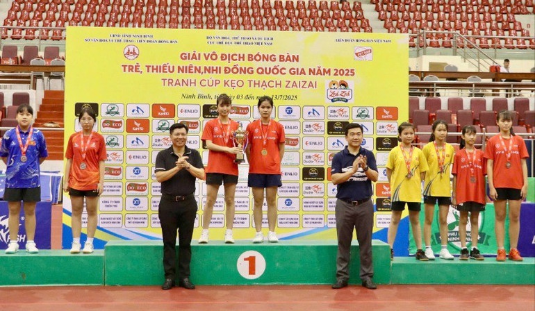 Giải đấu không chỉ là dịp để các vận động viên trẻ thể hiện tài năng mà còn là cơ hội để phát hiện và bồi dưỡng những tài năng trẻ cho nền bóng bàn Việt Nam. z6800808370267-134919ff60ad998565856a05ed9da815-4206.jpg
