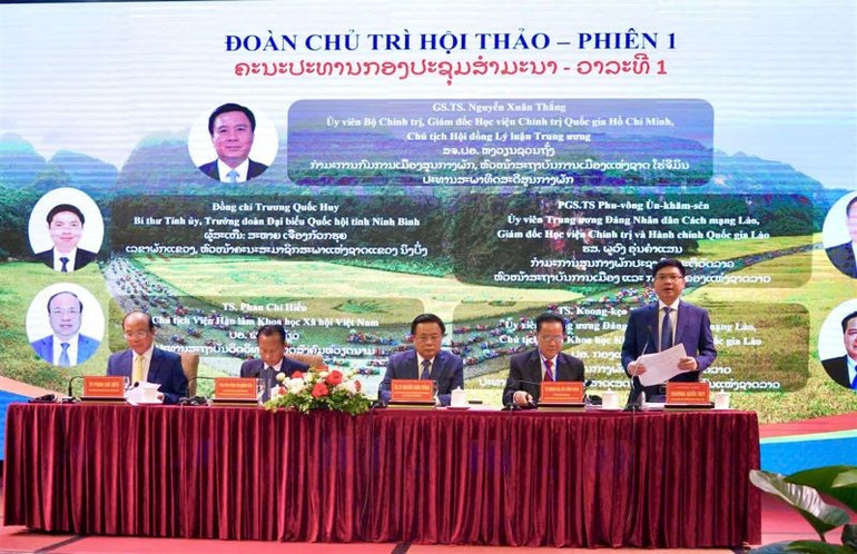 Quang cảnh hội thảo. z6852300107751-b75ee256ba6cbe199ea04f4decb87dab.jpg
