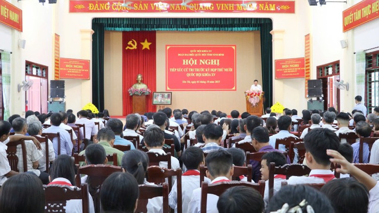 Buổi tiếp xúc cử tri tại xã Yên Từ. img-4787-1-4044.jpg
