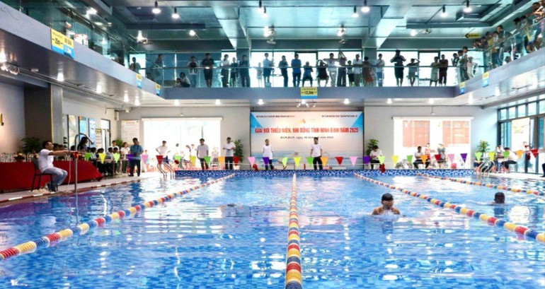 Sự kiện nhằm tạo môi trường hoạt động thể thao vui tươi, lành mạnh; nâng cao sức khỏe, bảo vệ bản thân và phòng, chống đuối nước cho trẻ trong dịp nghỉ hè. 63602c58-ab8b-41a7-9406-05fa632bcdba-2963.jpg