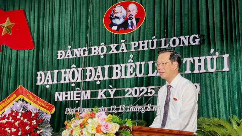 Đồng chí Nguyễn Anh Tuấn, Chủ nhiệm Ủy ban kiểm tra Tỉnh ủy Ninh Bình phát biểu chỉ đạo Đại hội. img-1121-5325.jpg