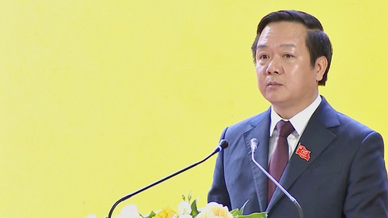Đồng chí Phạm Quang Ngọc, Phó Bí thư Tỉnh ủy, Chủ tịch Ủy ban nhân dân tỉnh Ninh Bình phát biểu tại buổi lễ. img-1547-3171.jpg