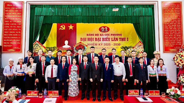 Ban Chấp hành Đảng bộ xã Cúc Phương, nhiệm kỳ 2025-2030 ra mắt Đại hội. img-0616-935.jpg