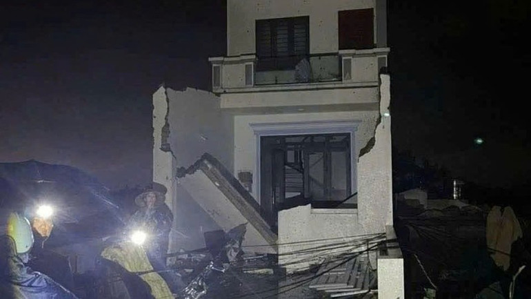 Nhiều ngôi nhà bị đổ, sập. 8d8c9598-01c5-4101-8ba5-5ea4e2666e52-3422-5362.jpg