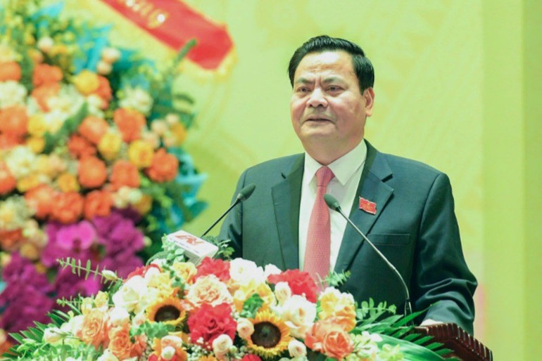 Đồng chí Bùi Thành Đông, Tỉnh ủy viên, Bí thư Đảng ủy phường Hoa Lư đọc diễn văn khai mạc. (Ảnh: Trường Giang) img-0424-1105.jpg