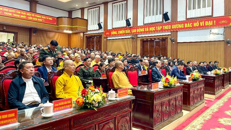 Các đại biểu tham dự chương trình.