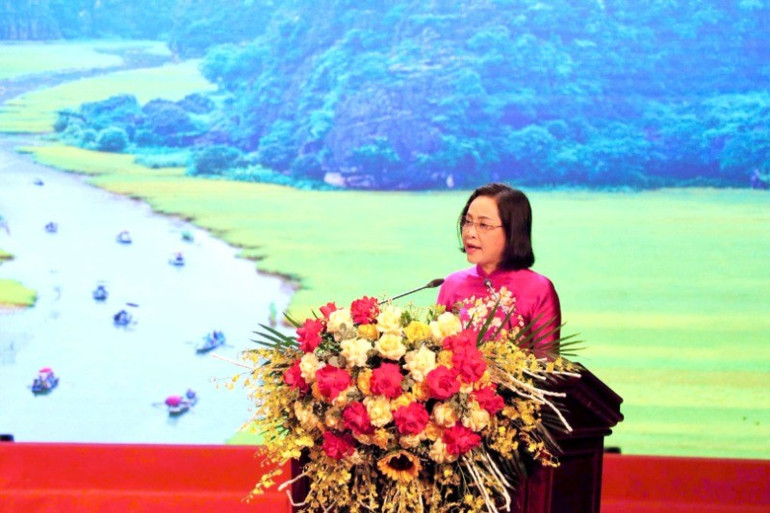 Đồng chí Nguyễn Thị Thanh, Ủy viên Trung ương Đảng, Phó Chủ tịch Quốc hội phát biểu tại buổi lễ. Đồng chí Nguyễn Thị Thanh, Ủy viên Trung ương Đảng, Phó Chủ tịch Quốc hội phát biểu tại buổi lễ.