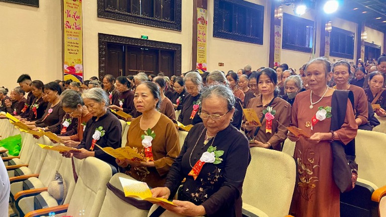 Nghi thức sám Vu lan là khoảnh khắc để mỗi người trở về với tâm hiếu hạnh, nuôi dưỡng lòng biết ơn và khởi phát tâm từ bi rộng lớn. img-1912-8666.jpg
