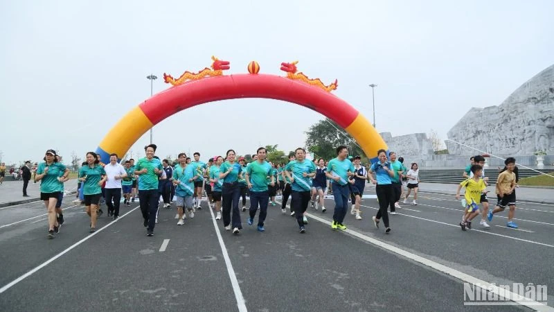 Giải chạy “BIDV Run-Vì cuộc sống xanh” tại Thái Bình thu hút hơn 500 vận động viên tham gia.