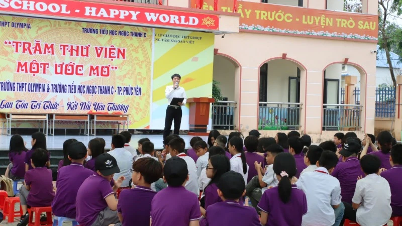 Không khí sôi động của dự án "Trăm thư viện-một ước mơ" tại Trường Tiểu học Ngọc Thanh C.