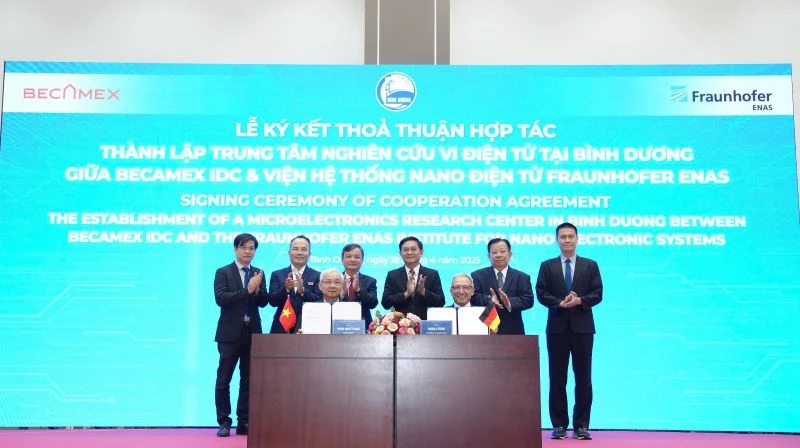 Ký kết thỏa thuận hợp tác giữa Viện Hệ thống Nano Điện tử Fraunhofer ENAS và Tổng công ty Becamex IDC nhằm thành lập Trung tâm nghiên cứu vi điện tử tại Bình Dương. 
