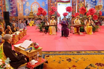 Lễ Vu lan đã vượt giới hạn tôn giáo để trở thành nếp văn hóa thẩm thấu nhân cách sống của mỗi người trong đạo lý hiếu thuận.