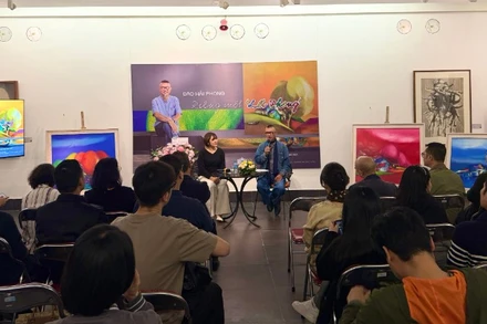 Không gian Art Talk "Riêng một lối Phong".