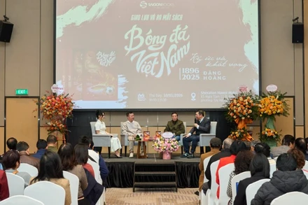 Không khí lễ ra mắt sách.