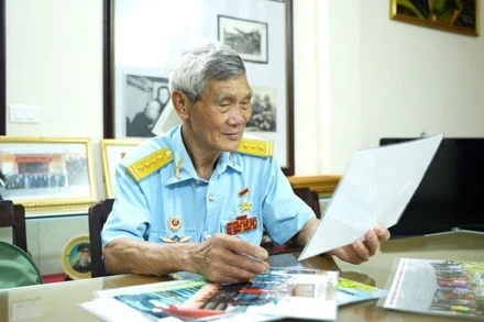 Đại tá Đinh Thế Văn dành rất nhiều tâm huyết cho văn hóa, lịch sử Việt Nam.