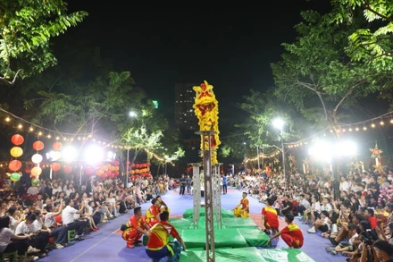 Không khí Trung thu ấm áp tại Trường THCS và THPT Lương Thế Vinh.