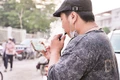 Tỷ lệ hút thuốc lá tại Việt Nam vẫn còn cao. (Ảnh: PHẠM VĂN)