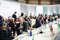 Các nhà lãnh đạo Arab và Hồi giáo thảo luận bên lề Hội nghị OIC. Ảnh: GettyImages