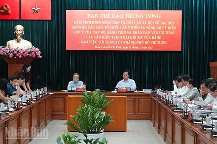 Quang cảnh buổi làm việc. (Ảnh: LINH BẢO)