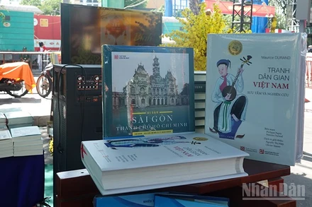 Nhiều sách mới có mặt tại Lễ hội Đường sách Tết Bính Ngọ 2026. (Ảnh: Linh Bảo)