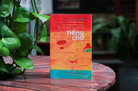 Bìa cuốn tản văn Tiếng chợ của họa sĩ Lê Thiết Cương. (Ảnh: Nhà xuất bản Trẻ)