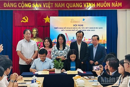 Sở Du lịch Thành phố Hồ Chí Minh ký kết với Traveloka (ảnh Linh Bảo).