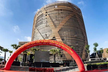 Rạp Xiếc và Biểu diễn đa năng Phú Thọ nằm trong quần thể thể thao, văn hóa Phú Thọ, phường Phú Thọ, Thành phố Hồ Chí Minh. (Ảnh: QUỐC THANH)