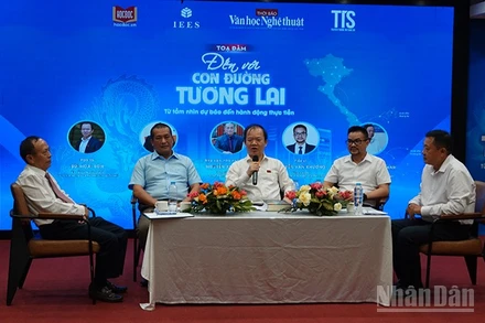 Các đại biểu tham gia buổi tọa đàm. (Ảnh: Linh Bảo)