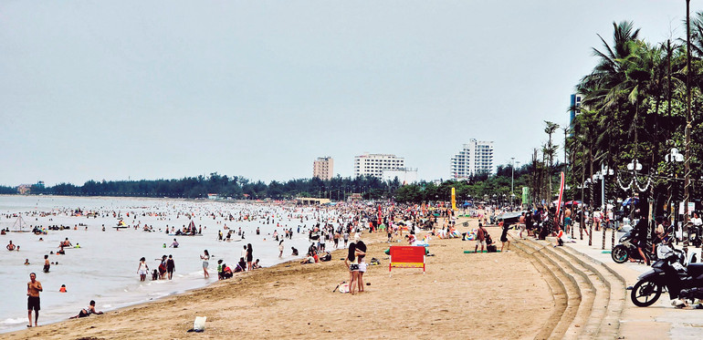 Bãi biển Cửa Lò. ba.jpg