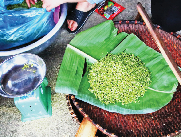 Cốm Tú Lệ xanh màu ngọc. com.jpg