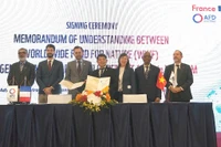 Đại diện WWF-Việt Nam và AFD Việt Nam ký Biên bản ghi nhớ. Ảnh: WWF-Việt Nam/Hương Mai 