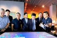 Phó Thủ tướng Nguyễn Chí Dũng tham quan Bảo tàng Vũ trụ Việt Nam. Ảnh: NGỌC HIẾU.