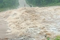 Theo bản tin của Trung tâm Dự báo khí tượng thủy văn quốc gia, từ ngày 30/8, trên các sông từ Thanh Hóa đến Hà Tĩnh sẽ xuất hiện lũ ở mức báo động II đến báo động III. (Ảnh: nhandan.vn)